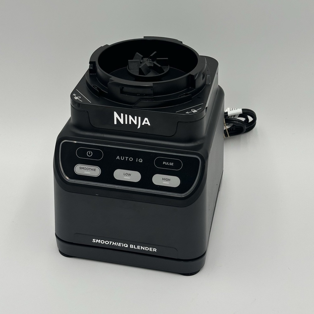 Ninja SMOOTHIEiQ  1400 Peak Watts Blender Motor Only Blender